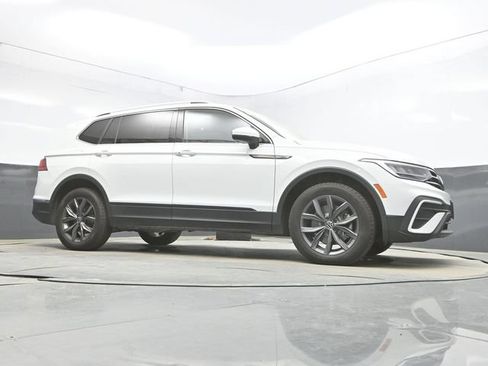 Used 2022 Volkswagen Tiguan SE AWD/4WD image 26
