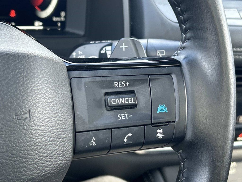 Certified 2025 Nissan Rogue Platinum w/ Platinum Premium Package FWD image 22