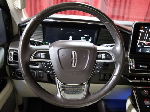 Used 2021 Lincoln Navigator L Black Label w/ Special Edition Package AWD/4WD image 19