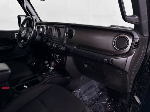 Certified 2020 Jeep Gladiator Sport w/ Quick Order Package 24S AWD/4WD image 37