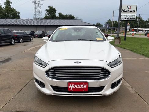 Used 2014 Ford Fusion SE w/ Equipment Group 202A FWD image 2