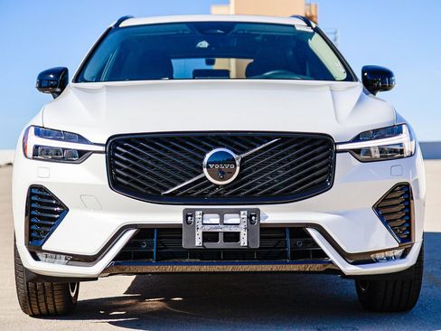 New 2026 Volvo XC60 B5 Plus w/ Climate Package image 2