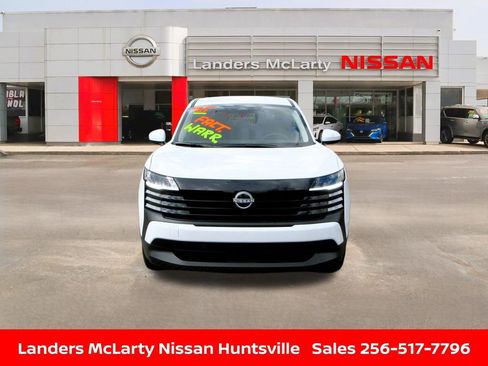 Used 2025 Nissan Kicks SV image 11