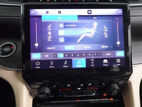 Used 2023 Jeep Grand Cherokee L Limited w/ Luxury Tech Group II image 19