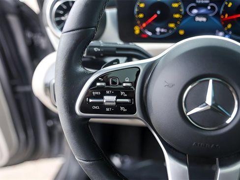 Used 2022 Mercedes-Benz CLA 250 image 17