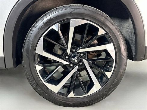 Used 2023 Mitsubishi Outlander SE image 29