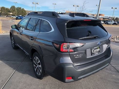 Used 2025 Subaru Outback Premium image 5