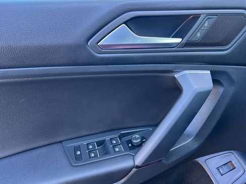 Used 2019 Volkswagen Tiguan SEL image 11