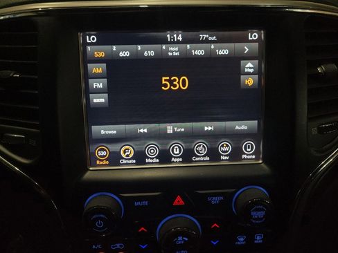 Used 2018 Jeep Grand Cherokee Laredo AWD/4WD image 25