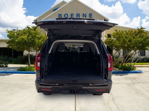 Used 2025 Ford Expedition Max Active RWD image 6