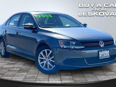 Used 2013 Volkswagen Jetta SE FWD image 1