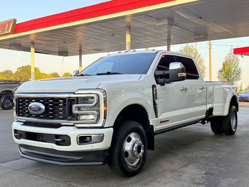 Used 2024 Ford F350 Limited w/ FX4 Off-Road Package AWD/4WD image 6
