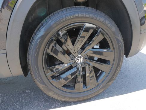 Used 2021 Volkswagen Atlas Cross Sport SE AWD/4WD image 9