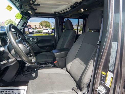 Used 2021 Jeep Wrangler Unlimited Sport AWD/4WD image 18