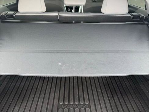 Certified 2023 Toyota Venza LE AWD/4WD image 11