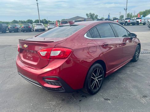 Used 2017 Chevrolet Cruze LT w/ Sun And Sound Package FWD image 5