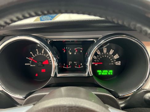 Used 2005 Ford Mustang Deluxe image 21