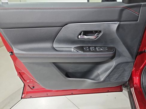 New 2026 Nissan Kicks SR AWD/4WD image 10