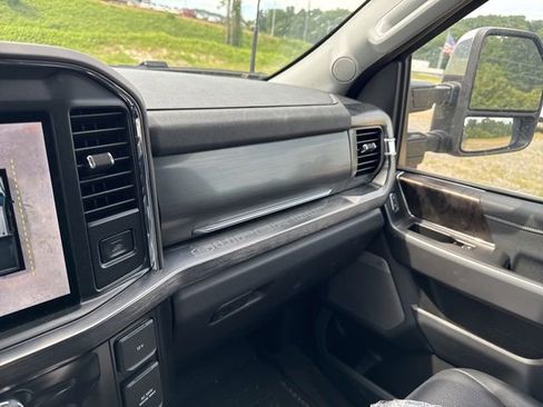 Used 2025 Ford F250 Lariat w/ Chrome Package AWD/4WD image 29