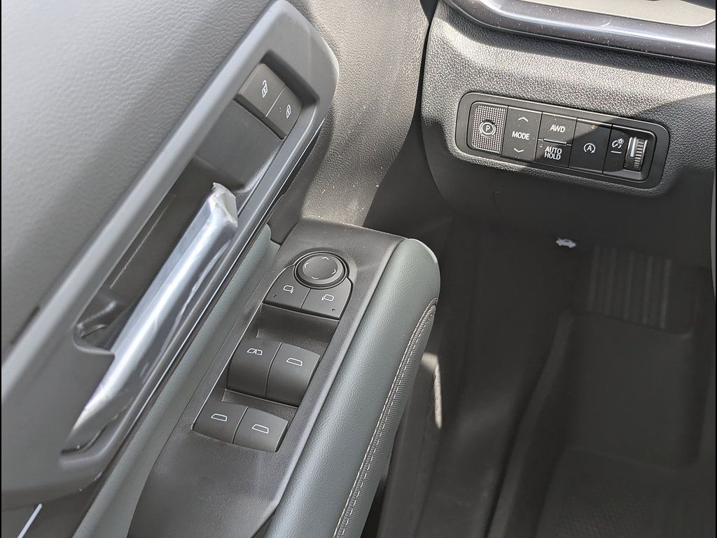 New 2027 GMC Terrain AT4 w/ LPO, Floor Liner Package AWD/4WD image 20