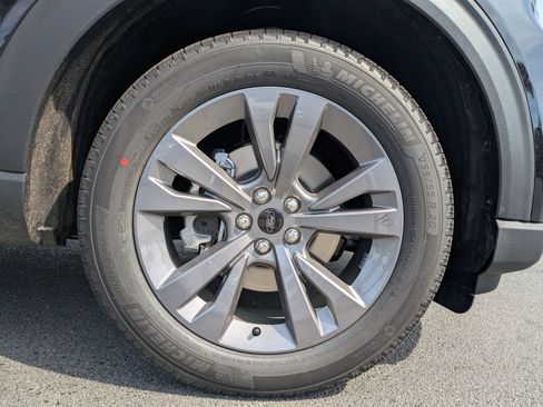 New 2026 Ford Explorer Active AWD/4WD image 13