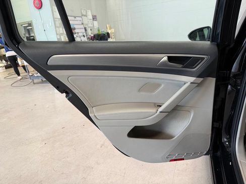 Used 2016 Volkswagen Golf SE FWD image 11