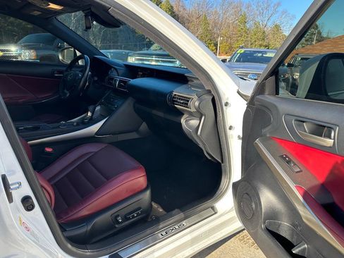 Used 2019 Lexus IS 300 AWD image 20