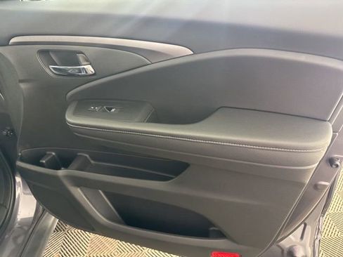 Certified 2025 Honda Ridgeline RTL image 31