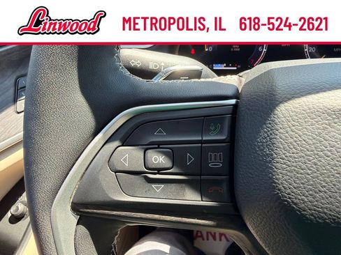 Used 2025 Jeep Grand Cherokee Limited AWD/4WD image 19