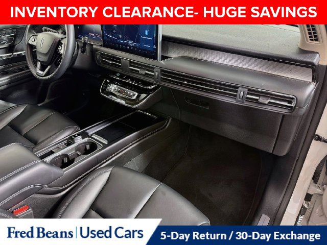 Used 2023 Lincoln Corsair AWD image 35