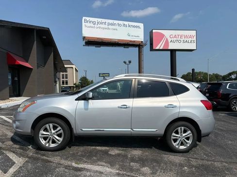 Used 2013 Nissan Rogue SV w/ Premium Pkg AWD/4WD image 2