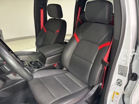 Used 2023 Chevrolet Colorado Z71 w/ Z71 Convenience Package 2 image 13