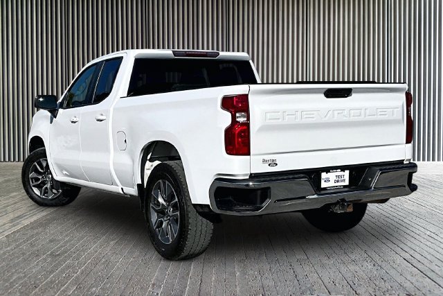Used 2022 Chevrolet Silverado 1500 LT AWD/4WD image 11