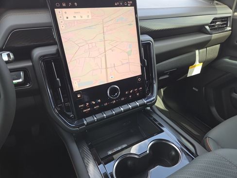 New 2026 GMC Yukon AT4 w/ AT4 Premium Plus Package AWD/4WD image 37