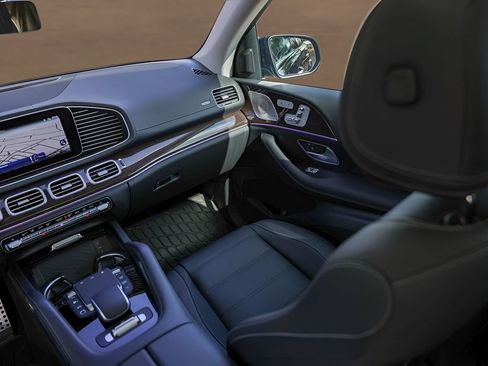 Used 2026 Mercedes-Benz GLS 450 4MATIC image 29