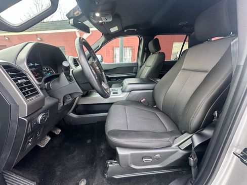 Used 2018 Ford Expedition XLT image 16