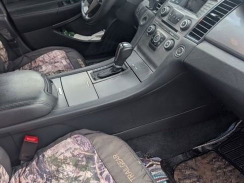 Used 2016 Ford Taurus SEL image 12