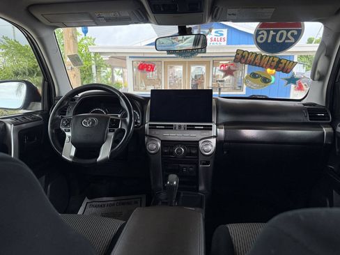 Used 2016 Toyota 4Runner SR5 RWD image 12