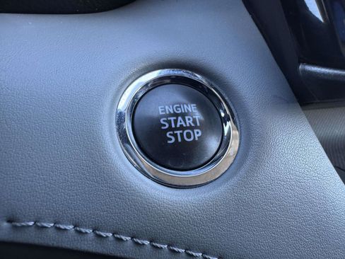 Certified 2022 Toyota Highlander L image 34