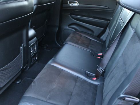 Used 2020 Jeep Grand Cherokee Altitude RWD image 29