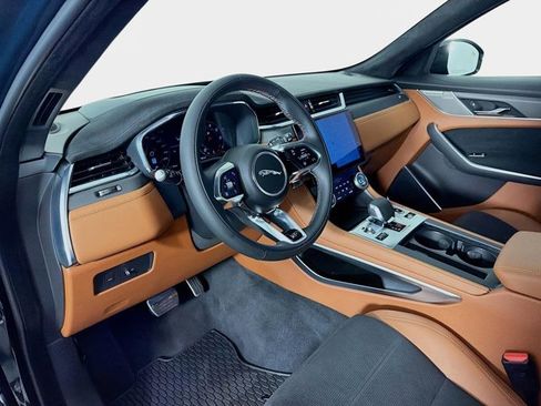 New 2026 Jaguar F-PACE SVR image 9