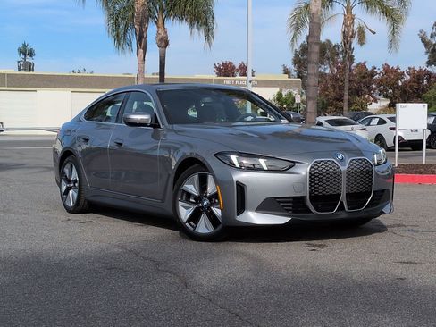 New 2025 BMW i4 eDrive40 image 2