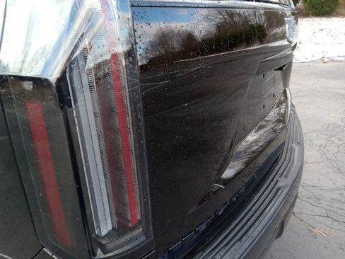 Used 2025 Cadillac Escalade Sport Platinum w/ LPO, ONYX Package image 8