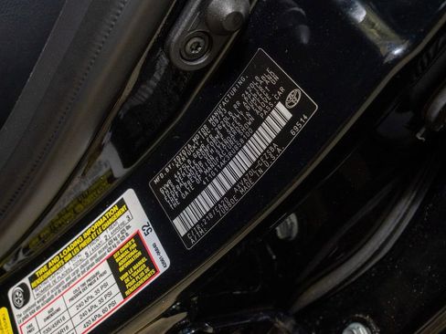 Used 2024 Toyota Camry SE image 18