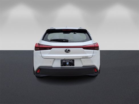 Used 2021 Lexus UX 200 w/ Premium Package image 6