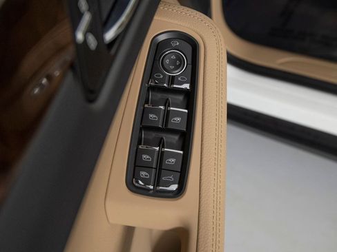 New 2026 Porsche Macan AWD/4WD image 20