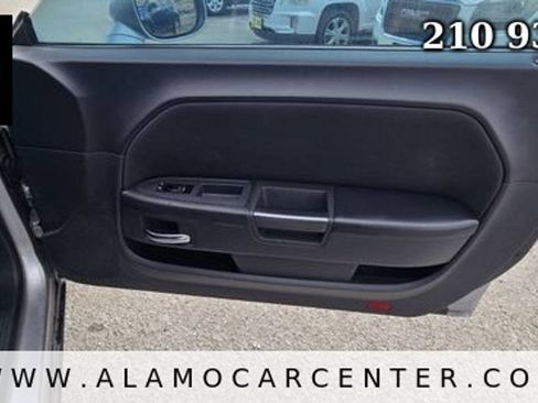 Used 2014 Dodge Challenger SXT RWD image 18