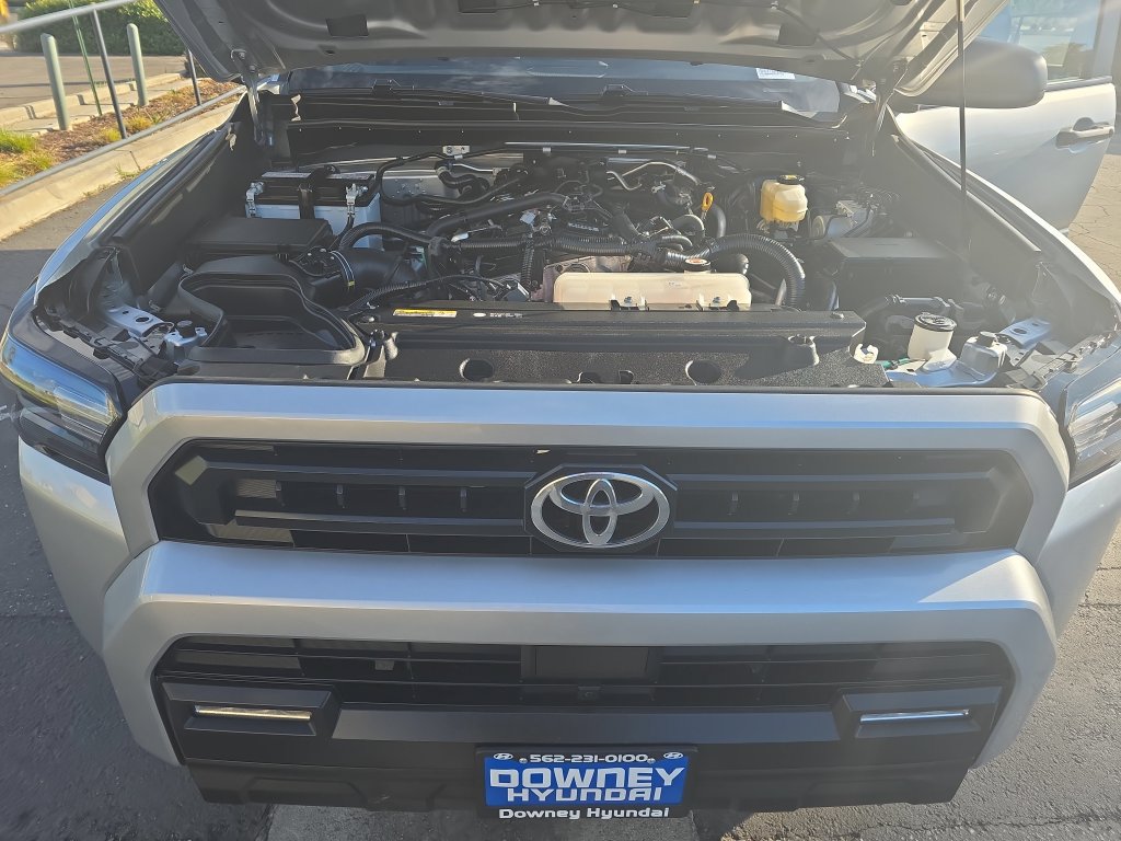 Used 2025 Toyota 4Runner SR5 AWD/4WD image 19