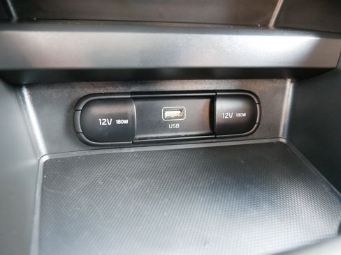 Used 2025 Kia Soul LX FWD image 33