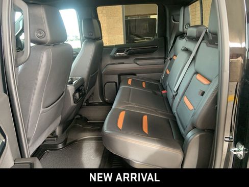 Certified 2023 GMC Sierra 1500 AT4 w/ AT4 Preferred Package image 7